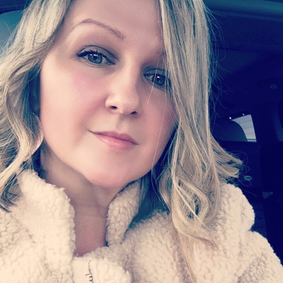 Meet your Posher, Monika - Picture 1 of 1